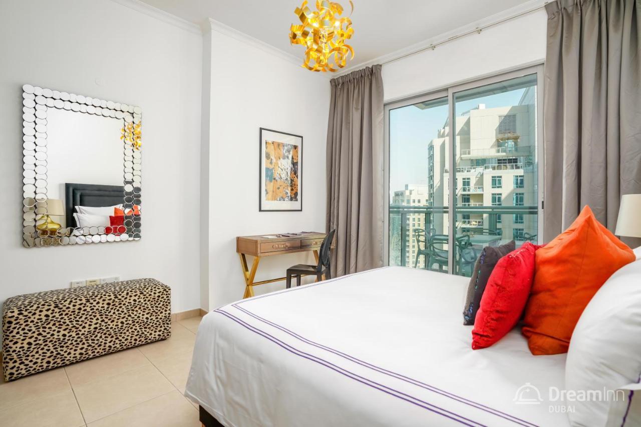 Dream Inn Apartments - Burj Residences Burj Khalifa View Дубай Екстериор снимка