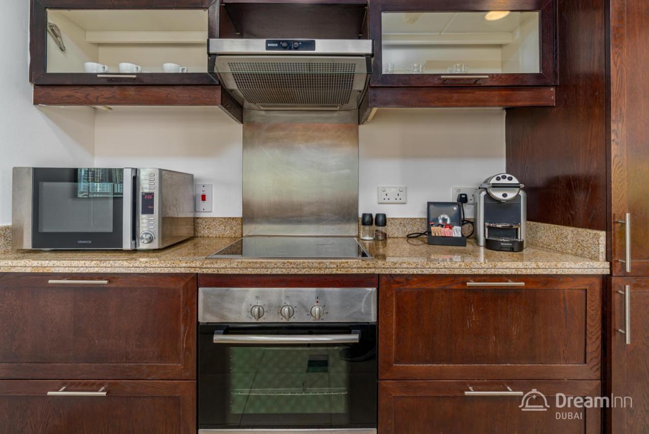 Dream Inn Apartments - Burj Residences Burj Khalifa View Дубай Екстериор снимка