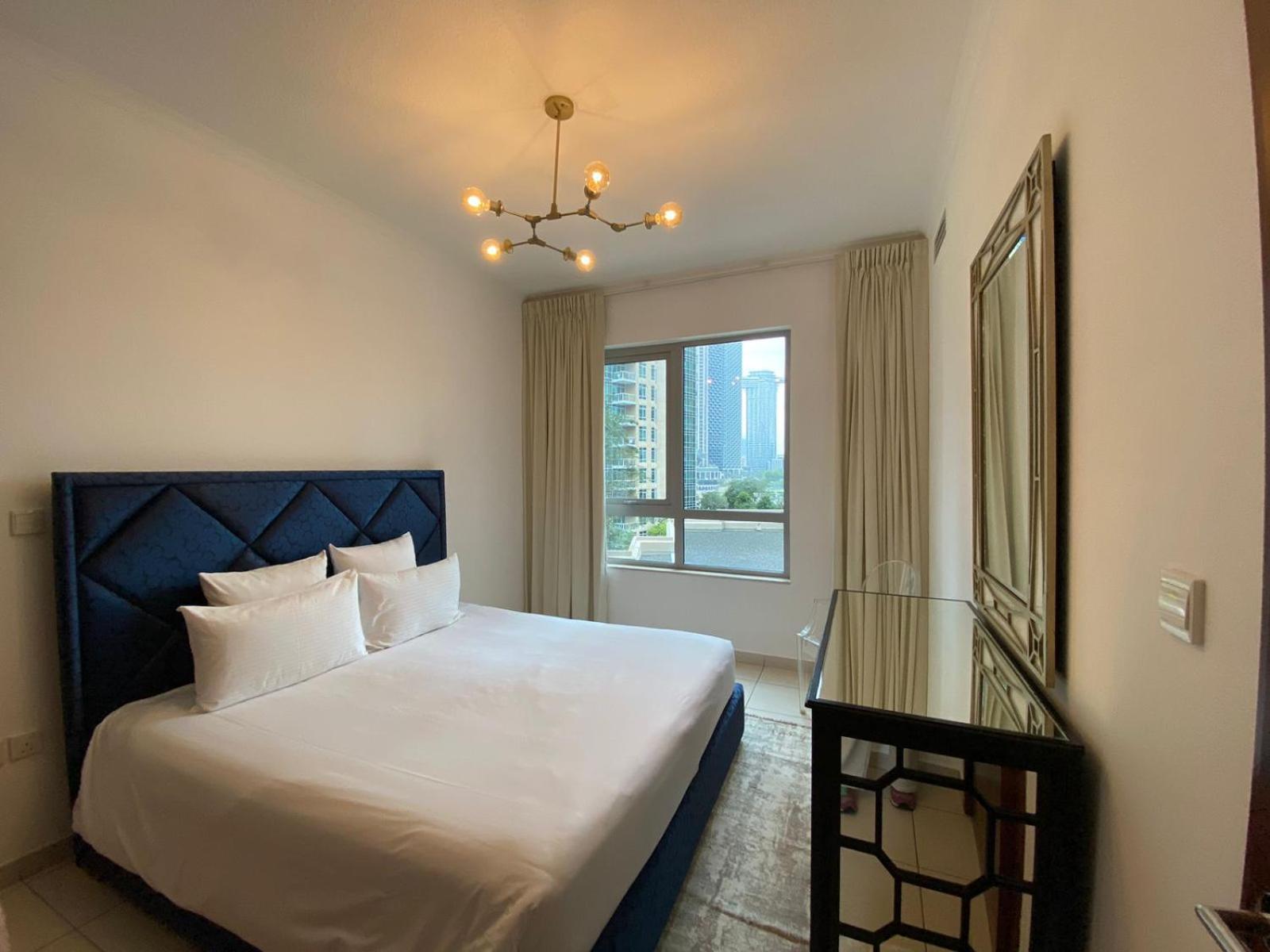 Dream Inn Apartments - Burj Residences Burj Khalifa View Дубай Екстериор снимка