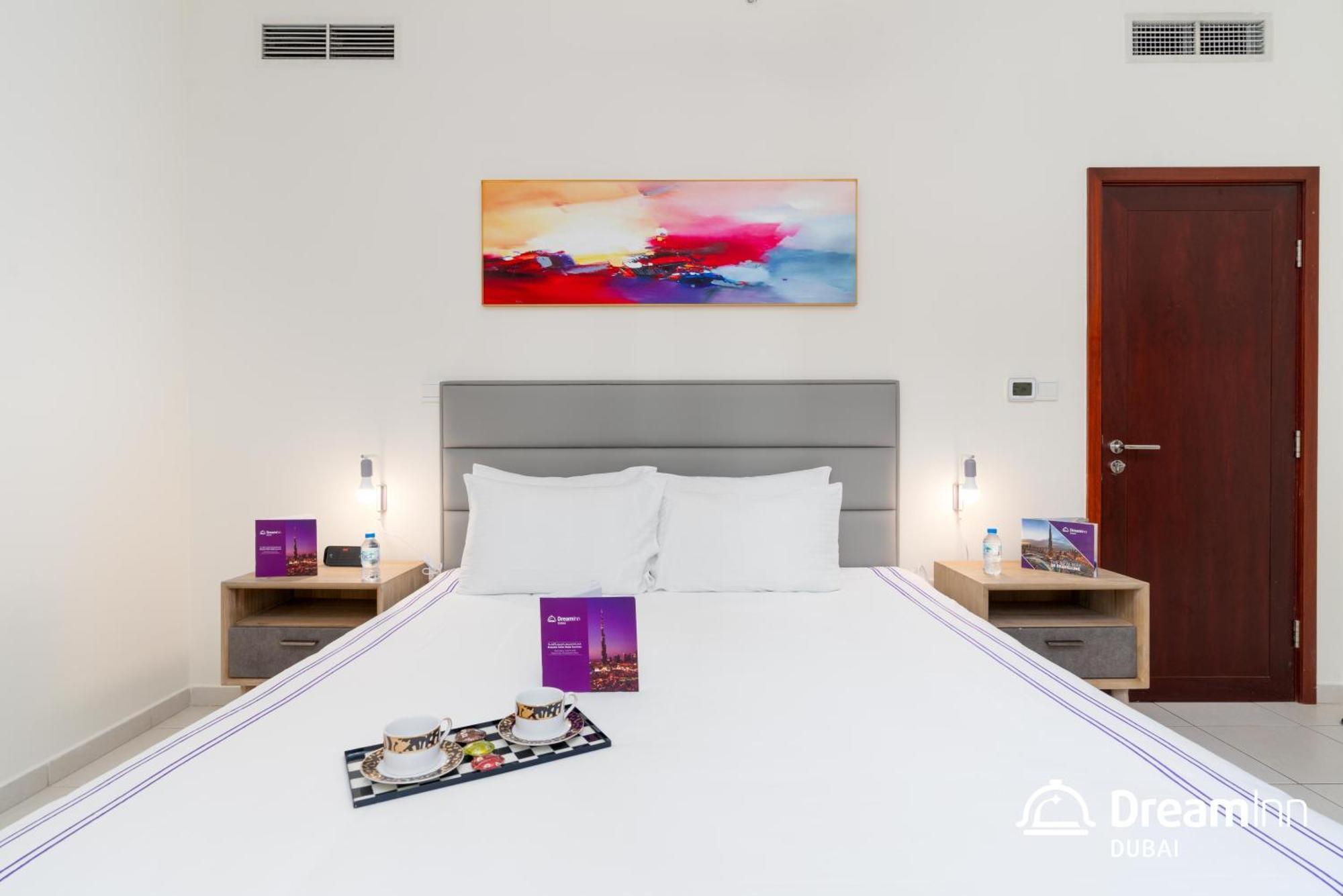 Dream Inn Apartments - Burj Residences Burj Khalifa View Дубай Екстериор снимка