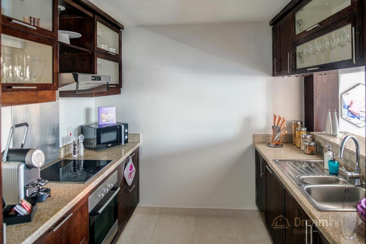 Dream Inn Apartments - Burj Residences Burj Khalifa View Дубай Екстериор снимка