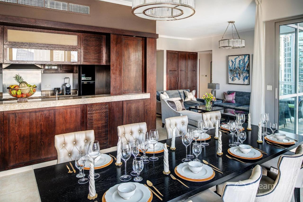 Dream Inn Apartments - Burj Residences Burj Khalifa View Дубай Екстериор снимка